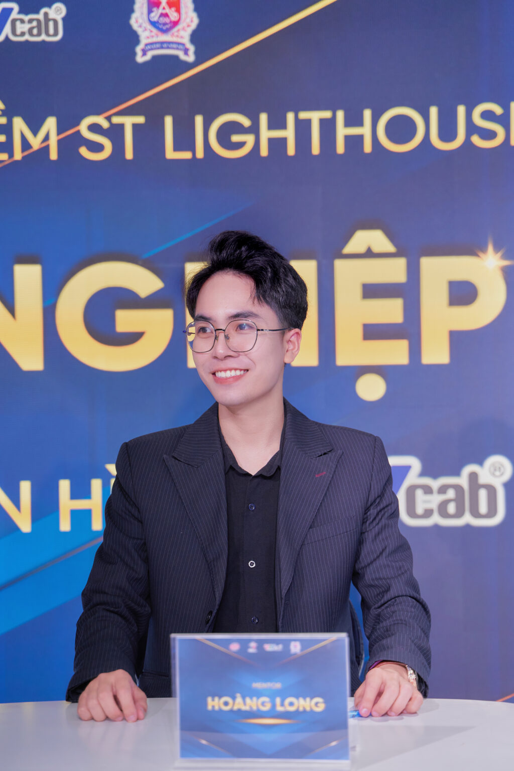 {"source_type":"douyin_beauty_me","data":{"product":"retouch","filterId":"","appversion":"9.5.1","stickerId":"1711774206","pictureId":"94139141-A64E-4656-9A18-7EF9FFF27656","os":"ios","infoStickerId":"","imageEffectId":"","activityName":"","playId":""}}